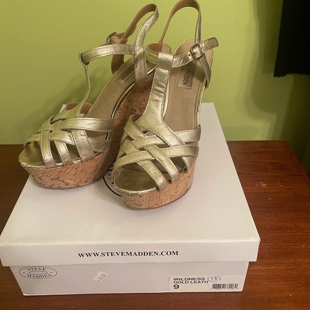 Steve Madden wedges